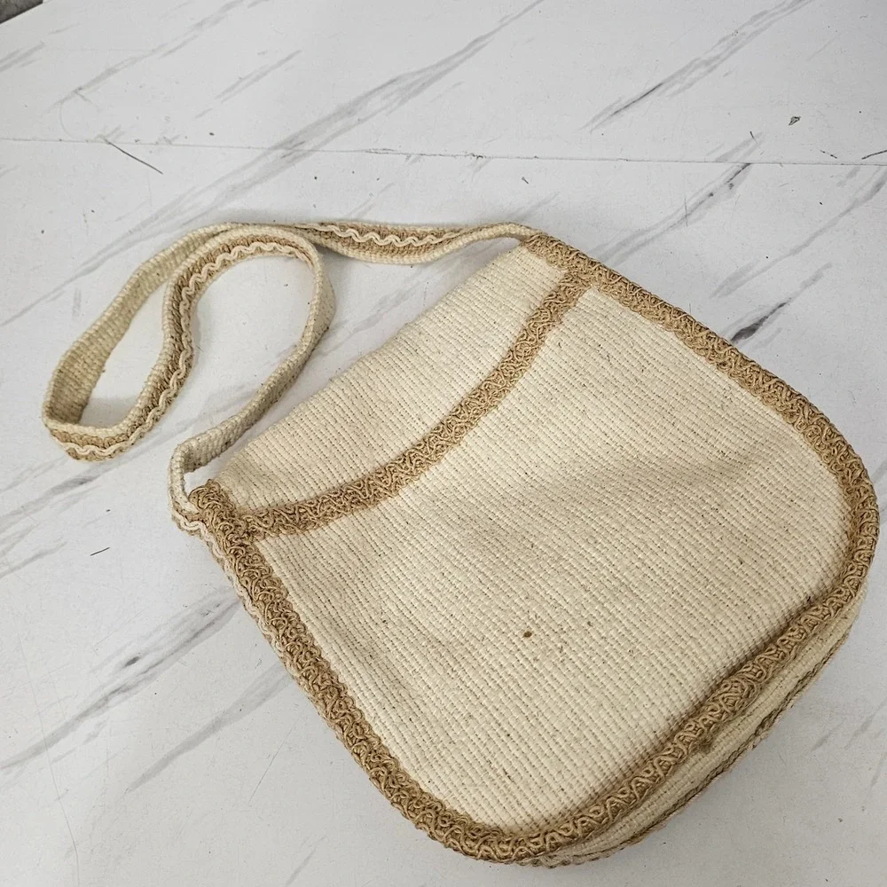 Carpetbags of America step into